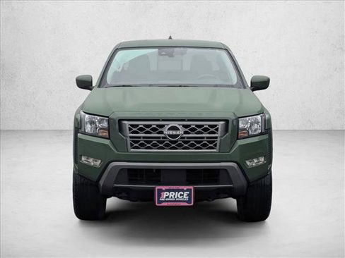 Used 2022 Nissan Frontier SV image 2