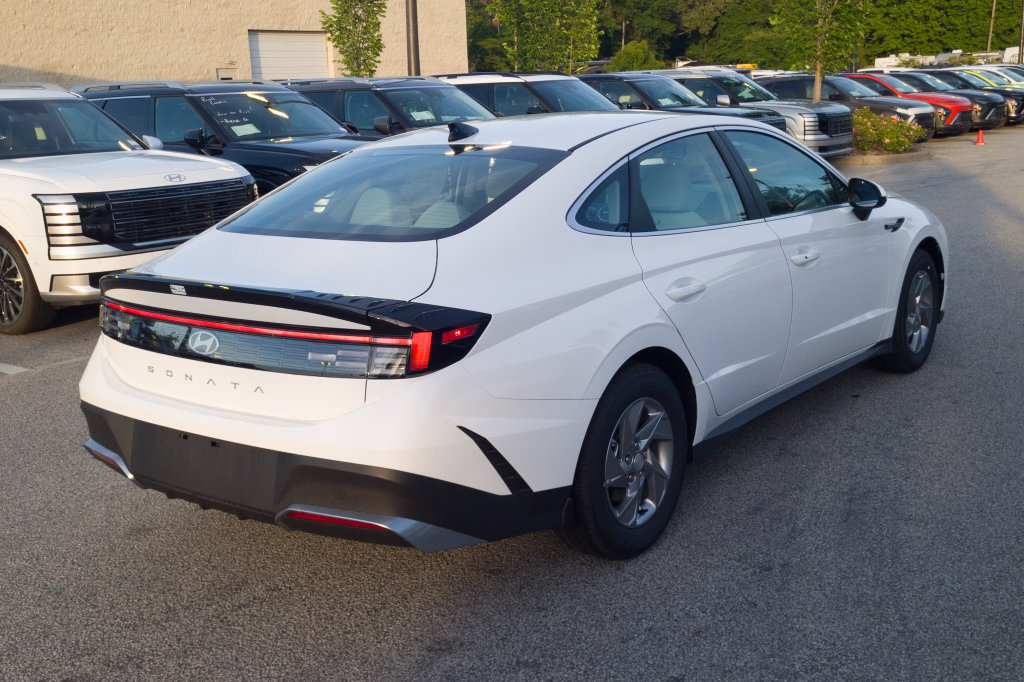 New 2027 Hyundai Sonata SE FWD image 5