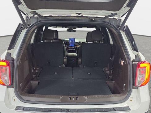 Used 2023 Ford Explorer King Ranch w/ Technology Package image 12