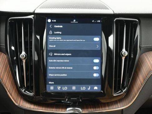 Used 2023 Volvo XC60 B5 Ultimate w/ Climate Package AWD/4WD image 19