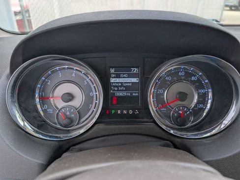 Used 2012 Chrysler Town & Country Touring w/ Entertainment Group #1 FWD image 9
