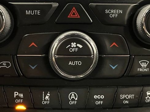 Used 2018 Jeep Grand Cherokee Limited AWD/4WD image 38