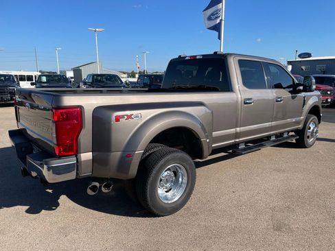 Used 2022 Ford F350 XLT w/ FX4 Off-Road Package AWD/4WD image 4