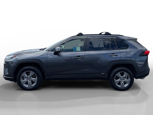 Used 2025 Toyota RAV4 LE AWD/4WD image 2