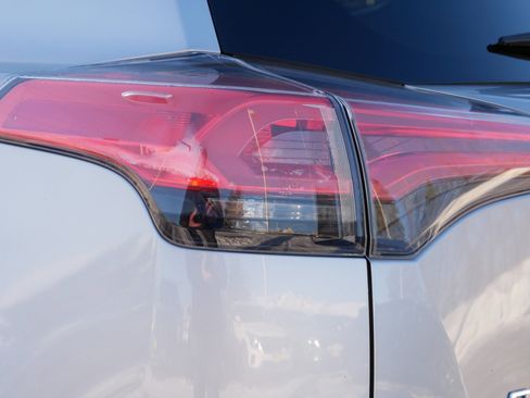 Used 2016 Toyota RAV4 XLE image 17