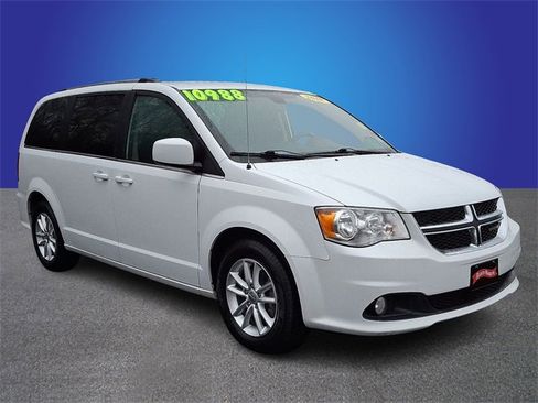 Used 2018 Dodge Grand Caravan SXT image 3