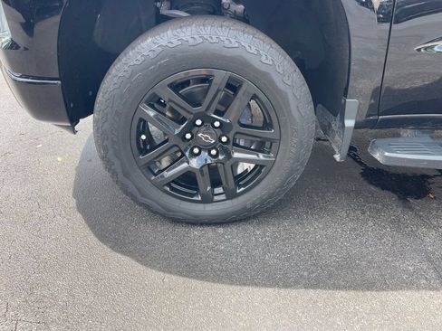 Used 2025 Chevrolet Silverado 1500 LT Trail Boss w/ LT Trail Boss Premium Package AWD/4WD image 9