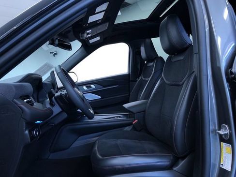 Used 2025 Ford Explorer ST w/ Sun And Sound Package AWD/4WD image 19