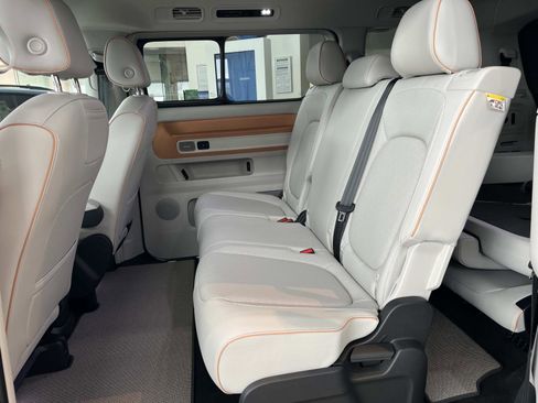New 2025 Volkswagen ID. Buzz 1st Edition RWD image 26