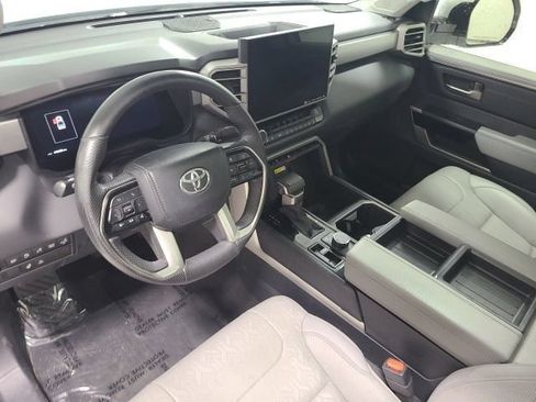 Used 2024 Toyota Tundra Limited AWD/4WD image 28