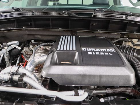 Used 2024 GMC Sierra 1500 AT4 w/ Technology Package AWD/4WD image 34