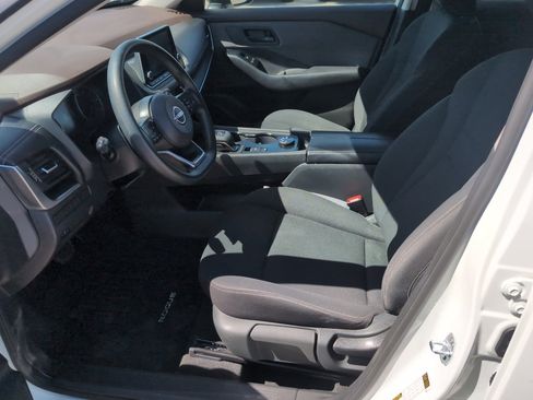 Used 2023 Nissan Rogue S AWD/4WD image 10