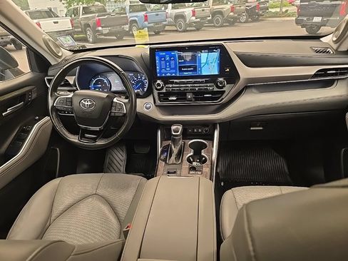 Used 2021 Toyota Highlander Limited AWD/4WD image 15