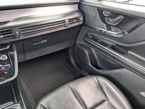 Used 2020 Lincoln Corsair AWD w/ Equipment Group 101A image 17