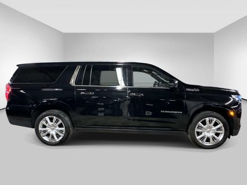 Used 2023 Chevrolet Suburban High Country AWD/4WD image 6