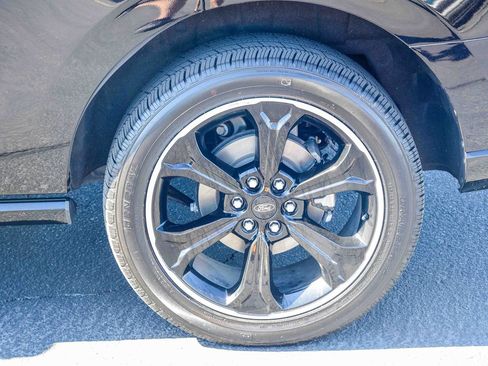 Used 2023 Ford Expedition Limited image 8