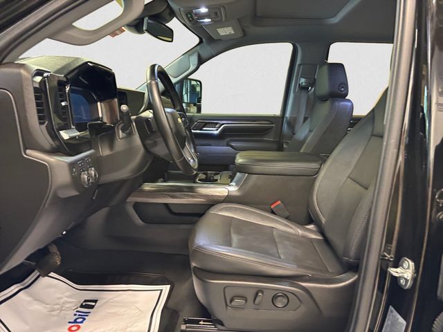 Used 2024 Chevrolet Silverado 2500 LTZ w/ LTZ Convenience Package AWD/4WD image 10