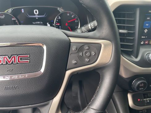 Used 2023 GMC Acadia Denali w/ Denali Ultimate Package FWD image 16