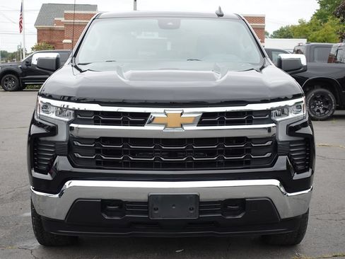 Used 2023 Chevrolet Silverado 1500 LT AWD/4WD image 5