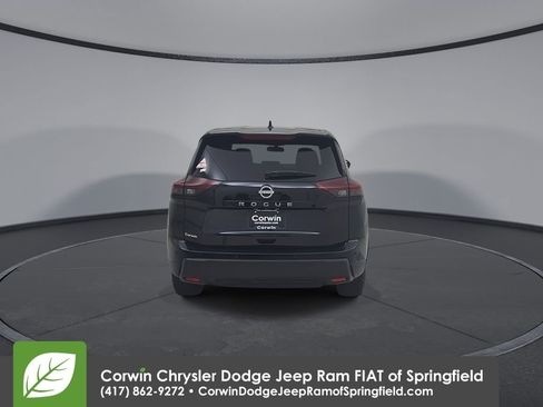 Used 2025 Nissan Rogue SV image 14