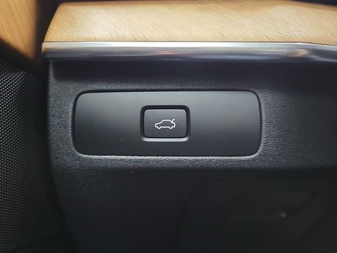Used 2023 Volvo XC90 B6 Plus AWD/4WD image 34