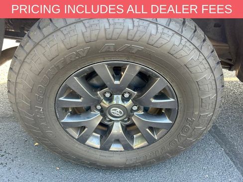 Used 2023 Toyota Tacoma SR5 w/ Technology Package AWD/4WD image 10