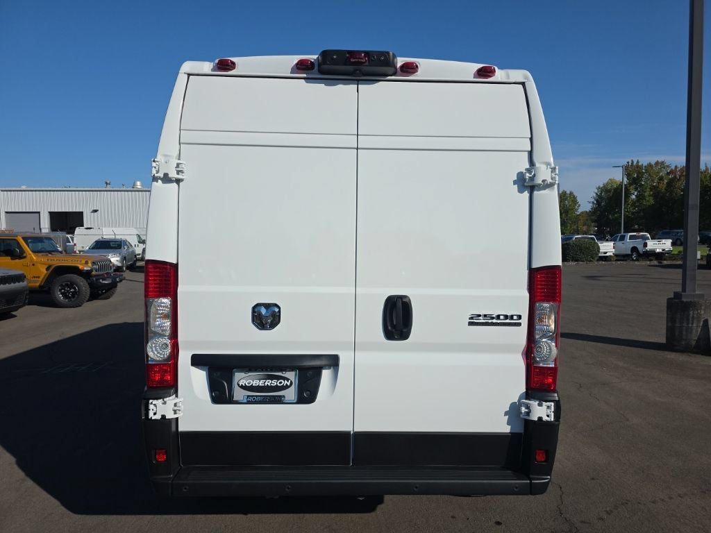 Used 2025 RAM ProMaster 2500 w/ Safety Group FWD image 4