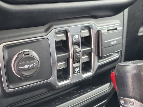 Used 2021 Jeep Gladiator Overland w/ Popular Equipment Package AWD/4WD image 22