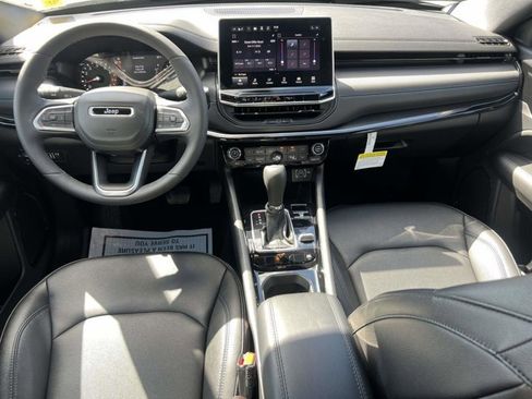 Used 2026 Jeep Compass Limited AWD/4WD image 12