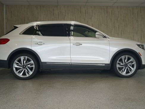 Used 2017 Lincoln MKX Reserve w/ Driver Assistance Package AWD/4WD image 6