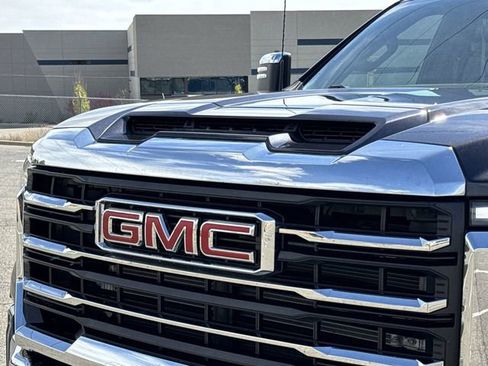 Used 2024 GMC Sierra 3500 SLT image 30