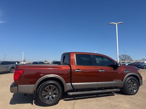 Used 2017 Nissan Titan Platinum Reserve image 19