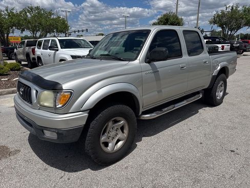 Used 2004 Toyota Tacoma PreRunner RWD image 1