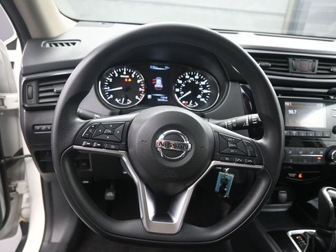 Used 2017 Nissan Rogue S image 13