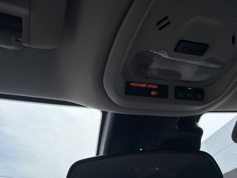 Used 2025 Chevrolet Trax LT FWD image 53