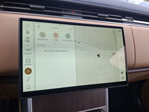 New 2025 Land Rover Range Rover SE image 21