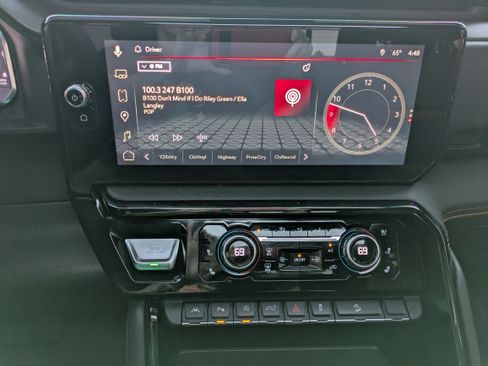 Used 2025 GMC Sierra 1500 AT4 w/ AT4 Premium Package image 24