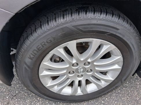 Used 2017 Toyota Sienna XLE FWD image 21