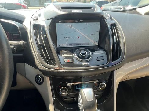 Used 2016 Ford C-MAX Energi SEL w/ Equipment Group 301A FWD image 17