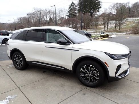 New 2026 Lincoln Nautilus Premier AWD/4WD image 14