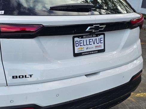 New 2027 Chevrolet Bolt LT w/ Comfort Package FWD image 14