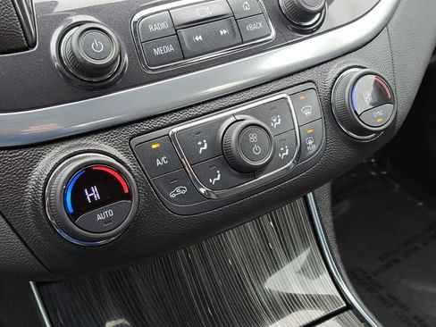 Used 2020 Chevrolet Impala LT w/ LT Convenience Package image 17