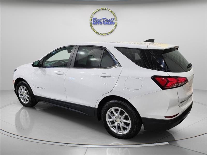 Used 2022 Chevrolet Equinox LT w/ Driver Convenience Package FWD image 4
