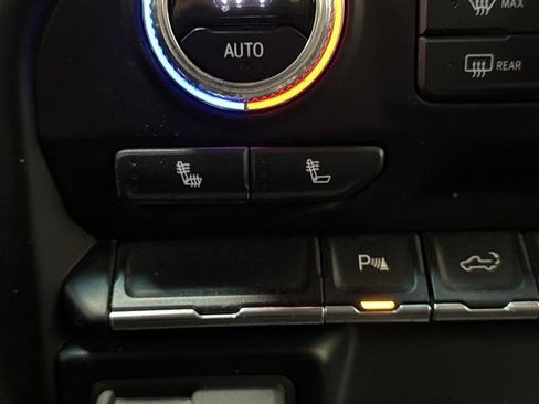 Used 2023 GMC Sierra 2500 SLE w/ Driver Alert Package I image 7