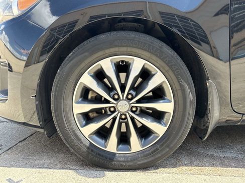 Used 2018 Kia Sedona SX FWD image 9