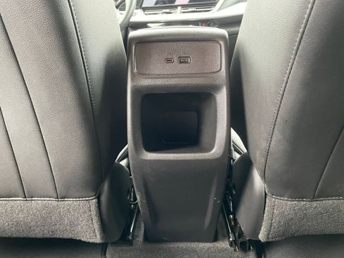 Used 2025 Chevrolet Trax LT w/ LT Convenience Package image 24