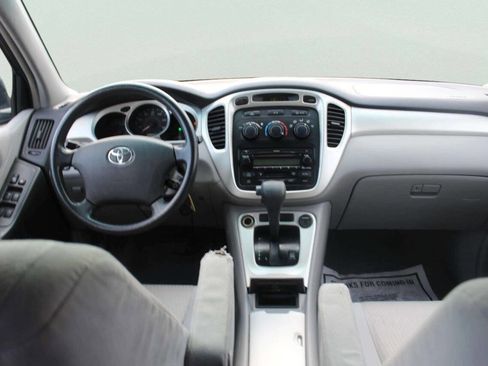 Used 2004 Toyota Highlander 4WD V6 image 5