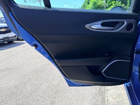 Used 2018 Alfa Romeo Giulia AWD image 23