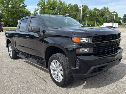 Used 2020 Chevrolet Silverado 1500 Custom w/ Custom Value Package AWD/4WD image 7