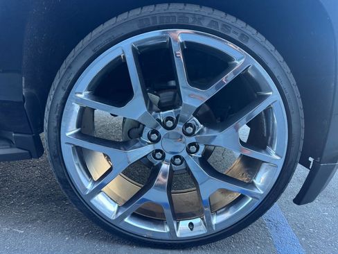 Used 2016 Chevrolet Suburban LT image 24